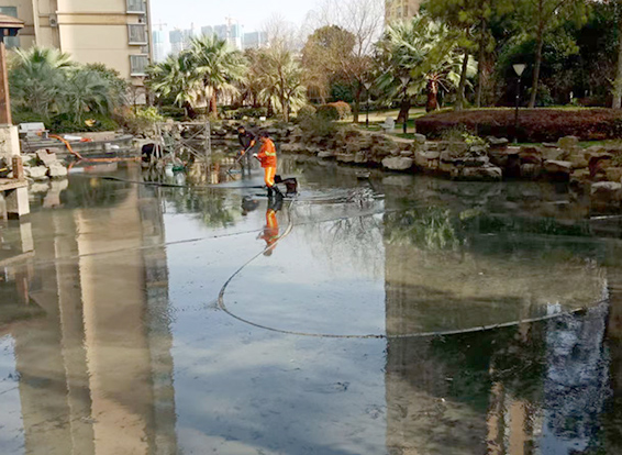 代县景观池淤泥清理